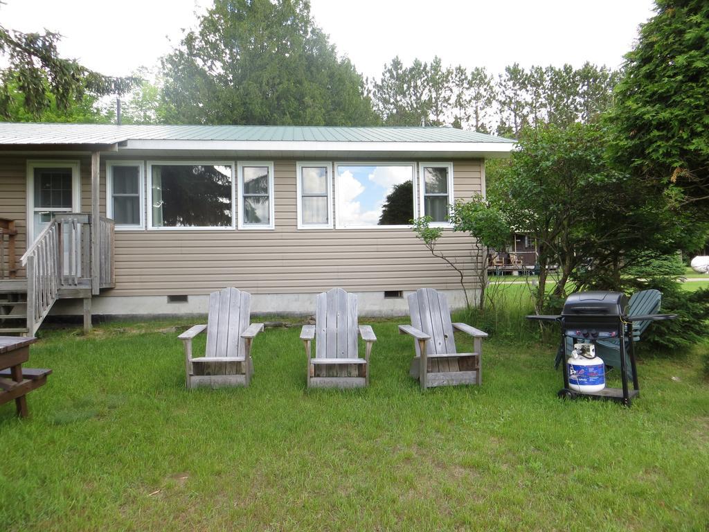 Bondi Village Cottage Resort Lake of Bays ภายนอก รูปภาพ