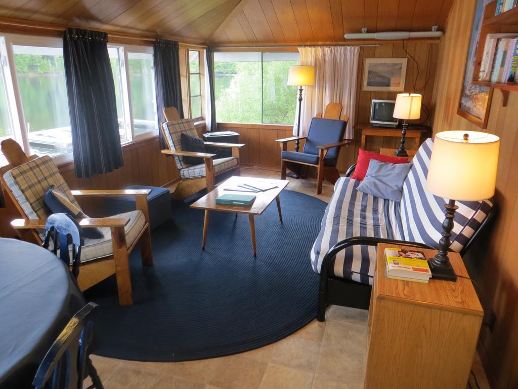 Bondi Village Cottage Resort Lake of Bays ภายนอก รูปภาพ