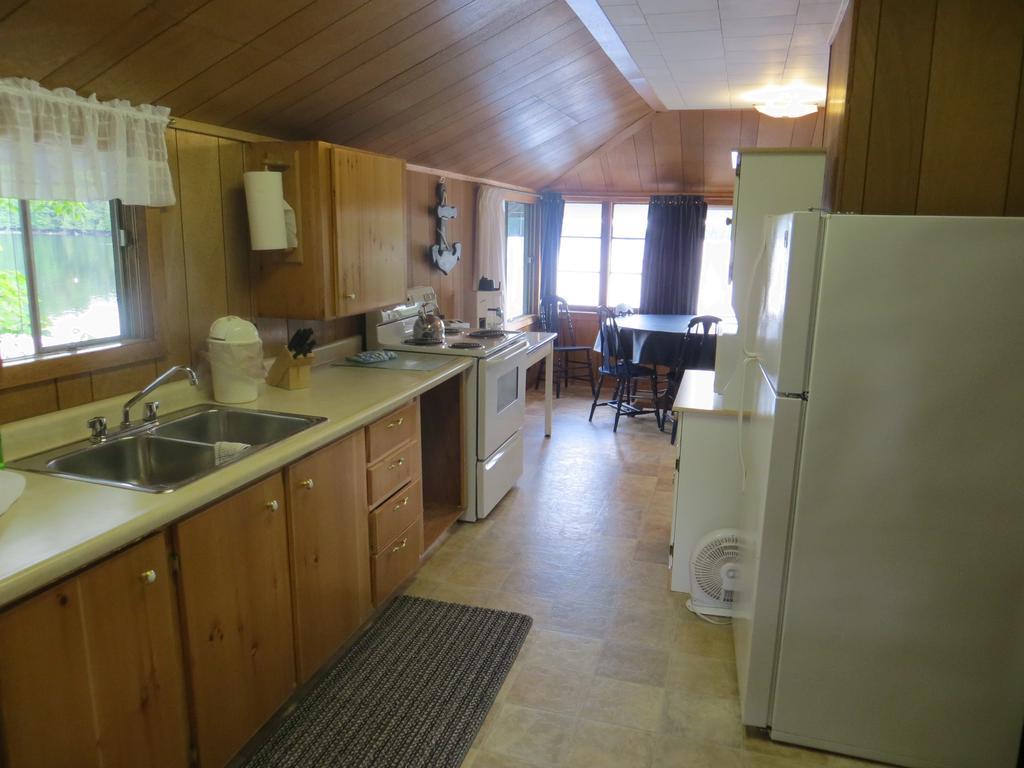 Bondi Village Cottage Resort Lake of Bays ภายนอก รูปภาพ