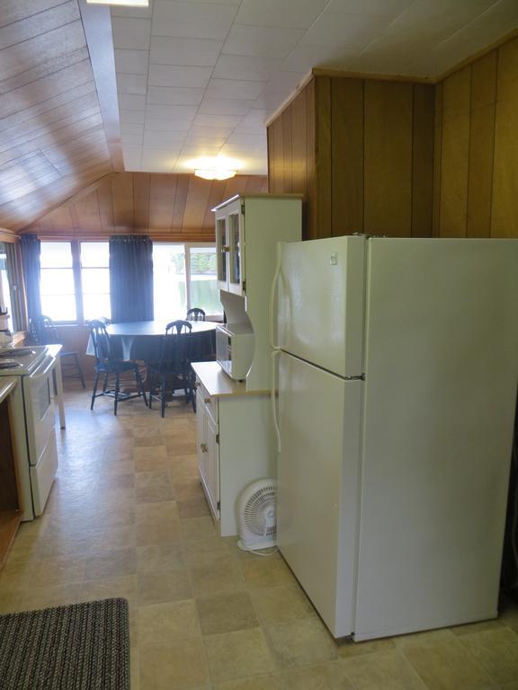 Bondi Village Cottage Resort Lake of Bays ภายนอก รูปภาพ