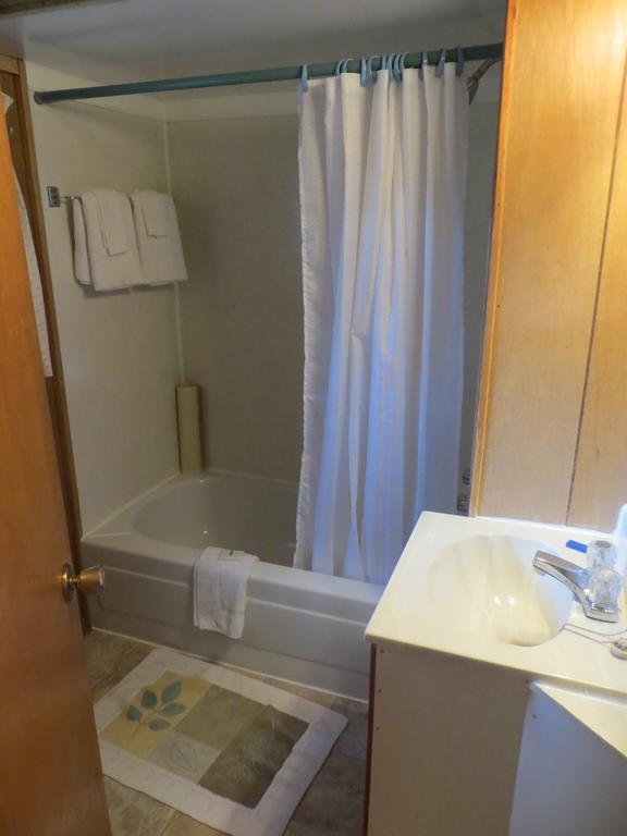 Bondi Village Cottage Resort Lake of Bays ภายนอก รูปภาพ
